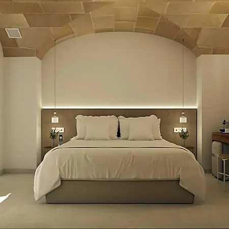 Llonga's 7th Hotel